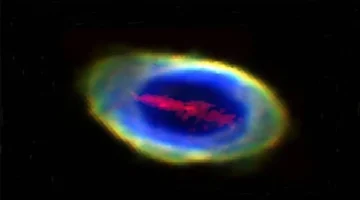 ظاهرة فضائية مذهلة.. رصد شريط حديدي غامض يظهر في سديم الحلقة بشكل مفاجئ